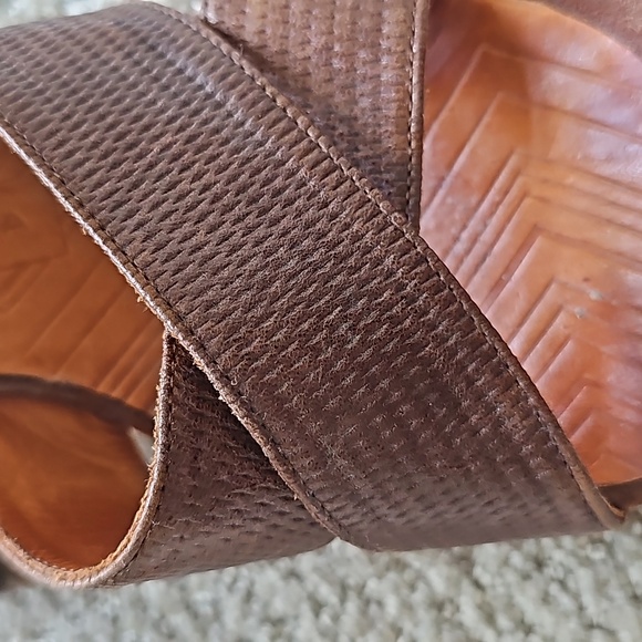 Chief Mihara ladies heeled leather sandals. Gently used condition 37.5 - Picture 6 of 9